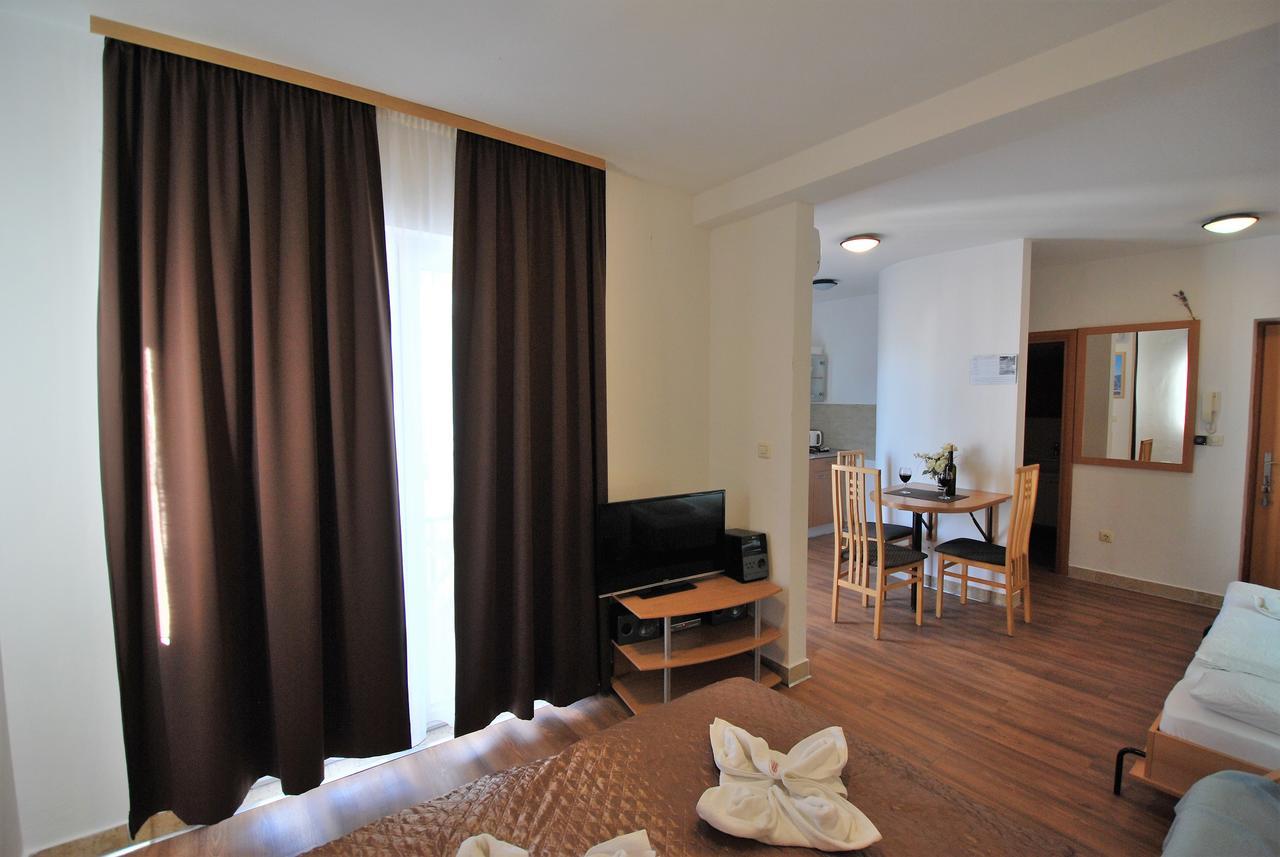 Nautica Apartments Betina  Εξωτερικό φωτογραφία