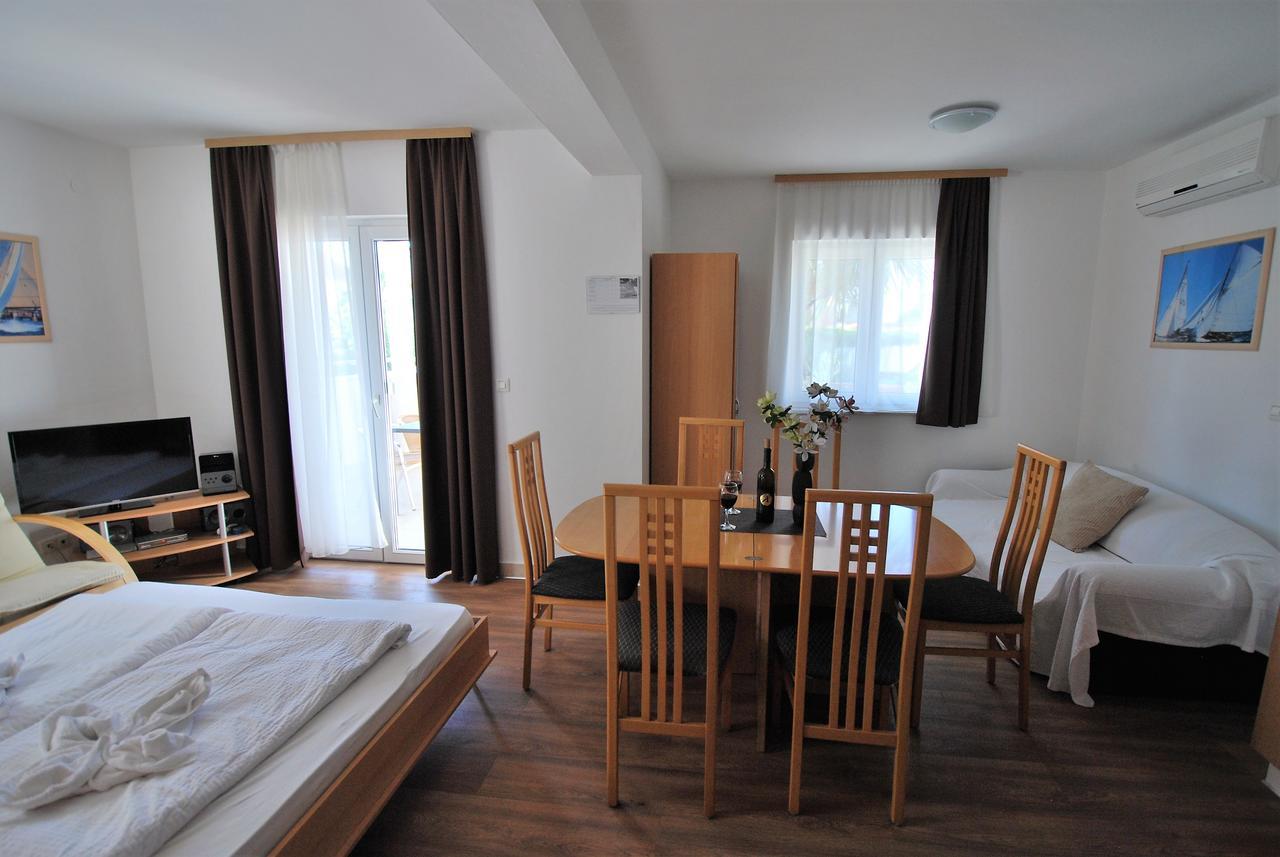 Nautica Apartments Betina  Εξωτερικό φωτογραφία