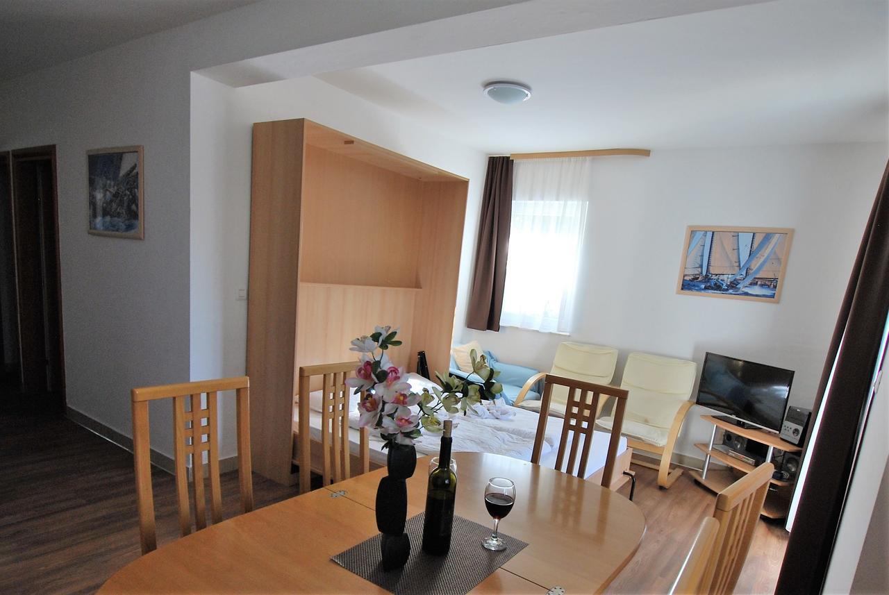 Nautica Apartments Betina  Εξωτερικό φωτογραφία