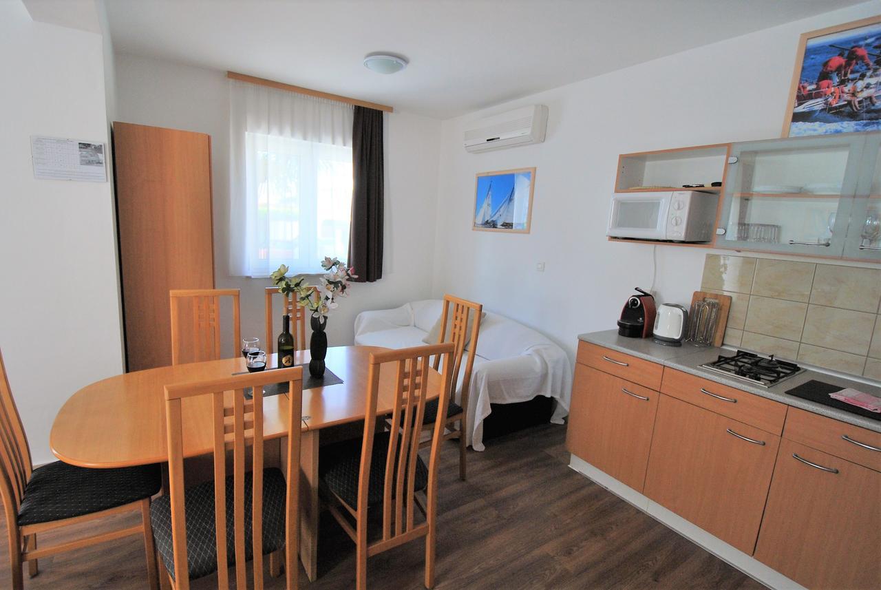 Nautica Apartments Betina  Εξωτερικό φωτογραφία