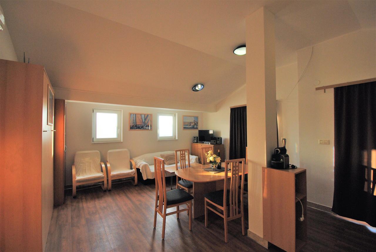 Nautica Apartments Betina  Εξωτερικό φωτογραφία
