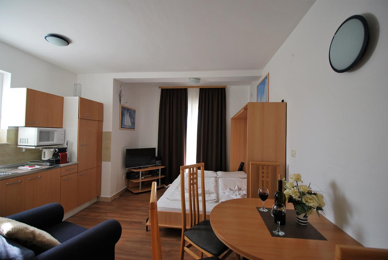 Nautica Apartments Betina  Εξωτερικό φωτογραφία