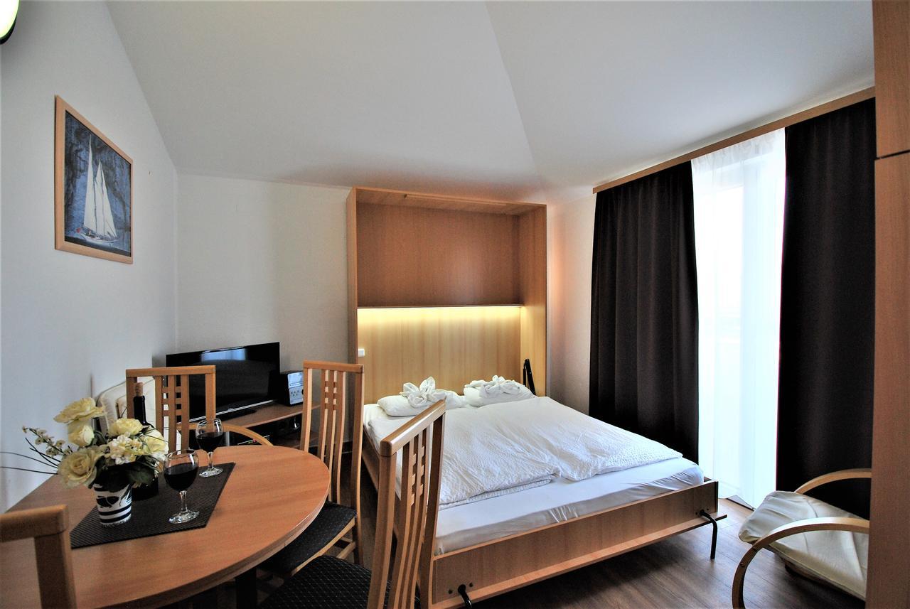 Nautica Apartments Betina  Εξωτερικό φωτογραφία